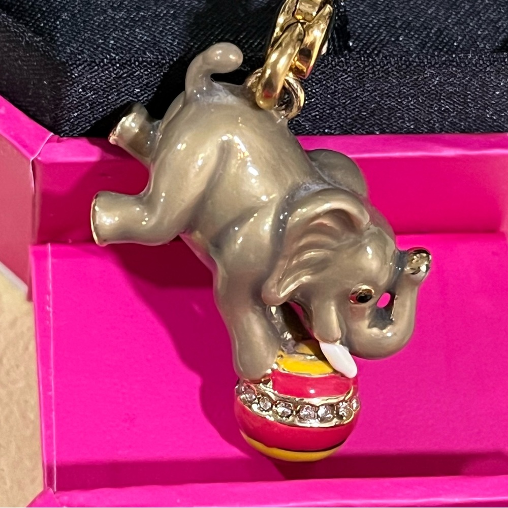 ✨Vintage Juicy Charm Elephant
